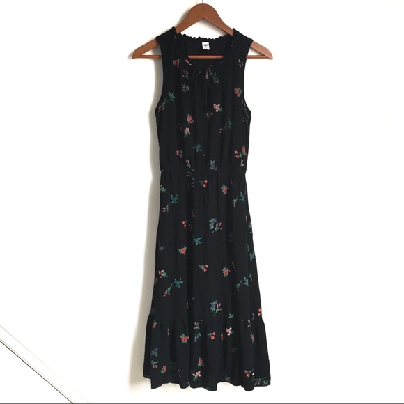 Old Navy Dresses & Skirts - Old Navy Tiered Poppy Floral Summer Dress